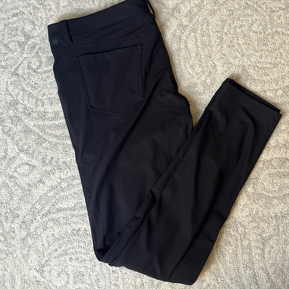 Men’s black Lululemon Pants Size 36